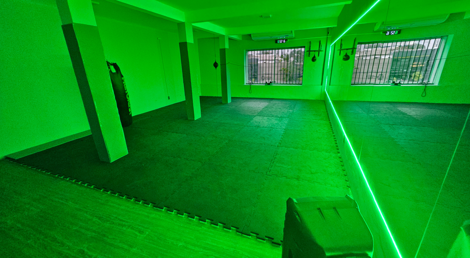 Tatame do piso superior do Instituto de Lutas Erivaldo Moraes